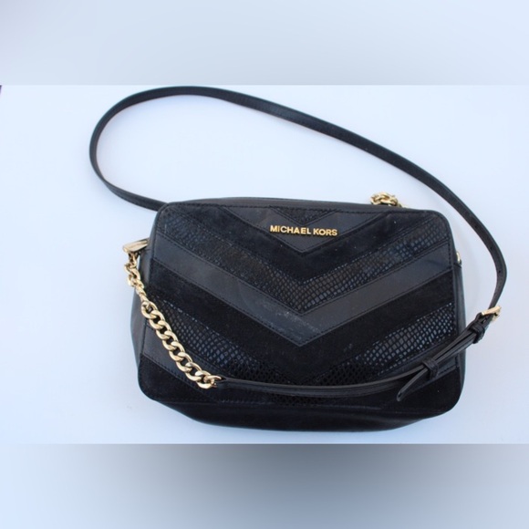 Michael Kors chevron pattern cross body bag - Picture 4 of 11